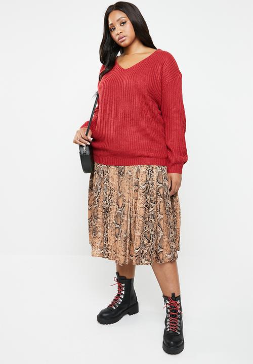 Brave Soul - V neck knit with back crossover detail - red