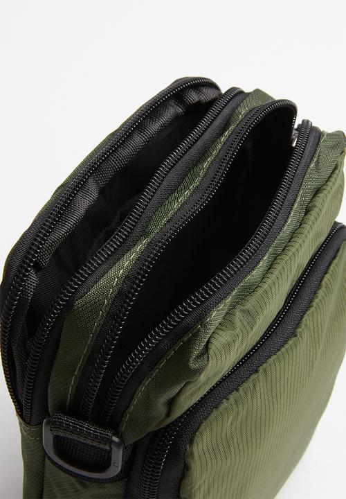 Superbalist - Channing flight bag - green