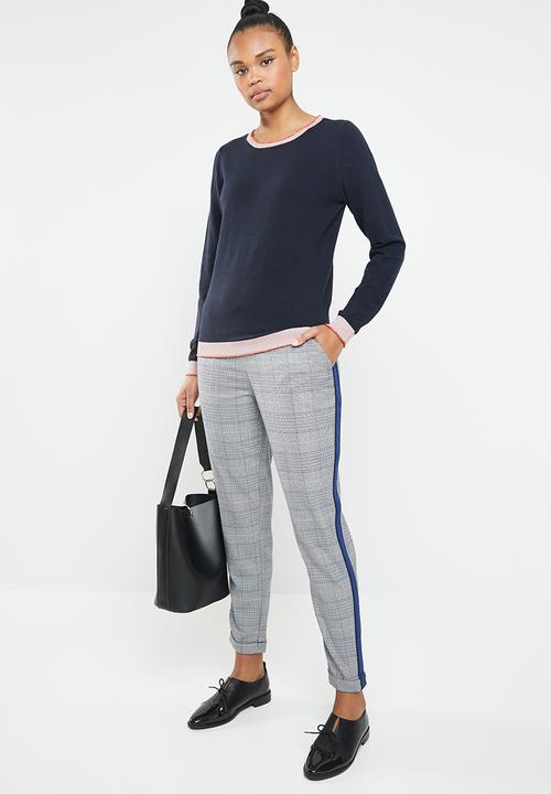 Vero Moda - Karis long sleeve o-neck knit - navy