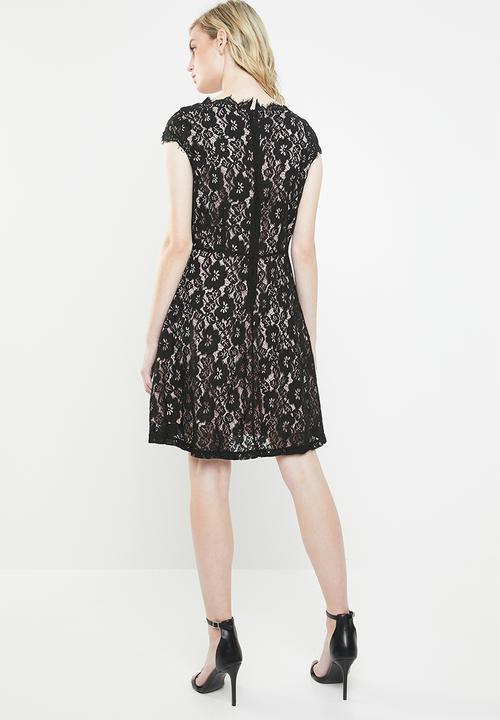 Vero Moda - Jackie capsleeve fit and flare dress - black