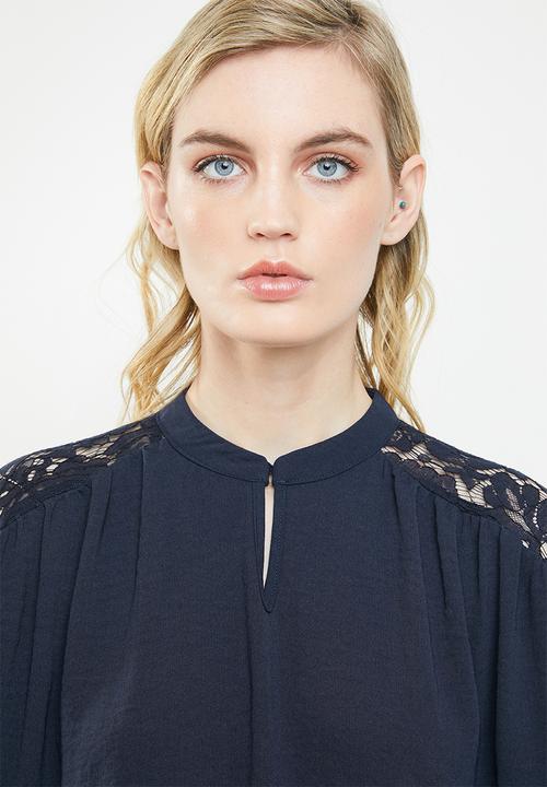 Vero Moda - Paula blouse with lace shoulder - navy