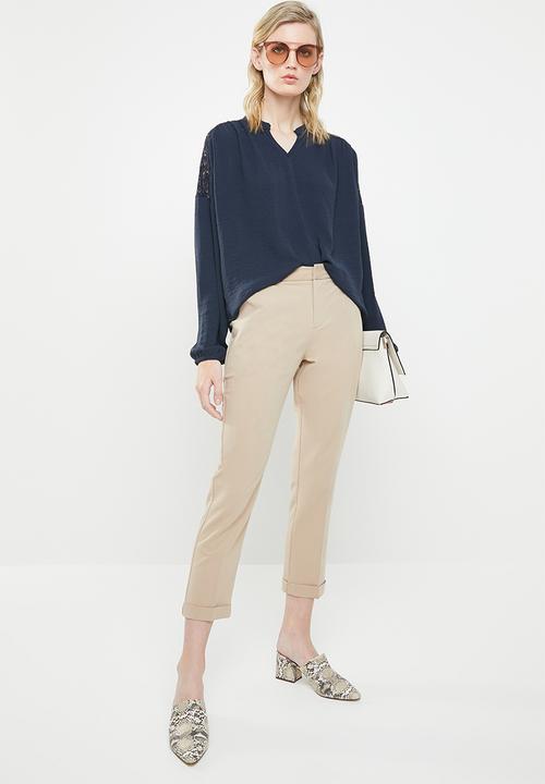 Vero Moda - Paula blouse with lace shoulder - navy