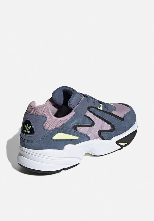 adidas Originals - YUNG-96 CHASM - tech ink/soft vision/hi-res yellow