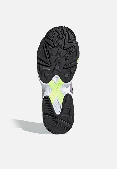 adidas Originals - YUNG-96 CHASM - tech ink/soft vision/hi-res yellow
