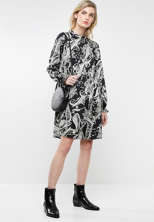 Superbalist - Pie crust shift dress - black & white 