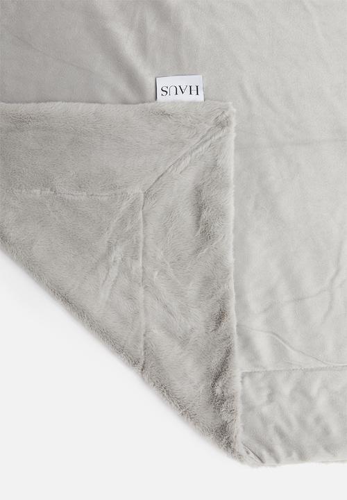 Hertex Haus - Panther faux fur throw - grey
