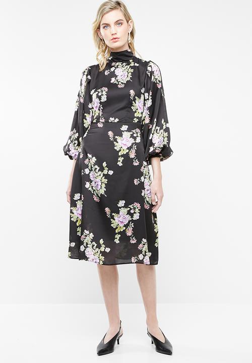 Superbalist - Drape sleeve dress - black