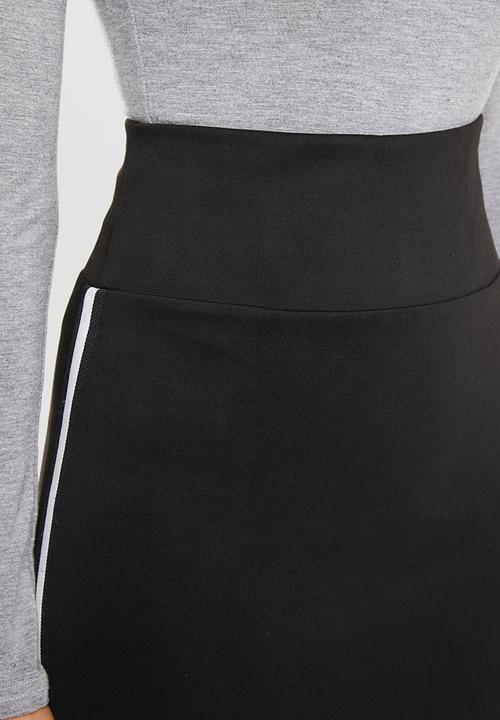 STYLE REPUBLIC - Racing stripe skirt - black