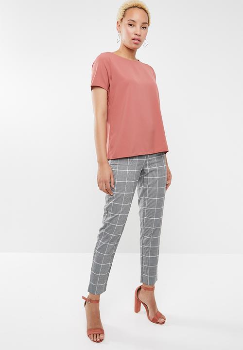 c(inch) - Open back blouse - pink 