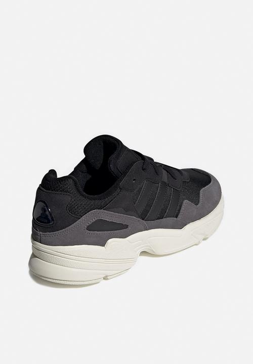 adidas Originals - YUNG-96 - core black/core black/off white