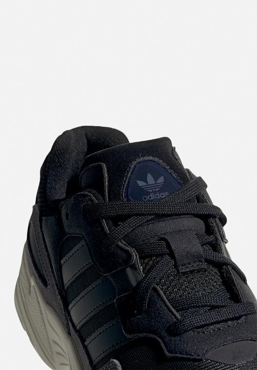 adidas Originals - YUNG-96 - core black/core black/off white