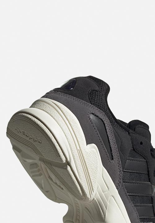 adidas Originals - YUNG-96 - core black/core black/off white