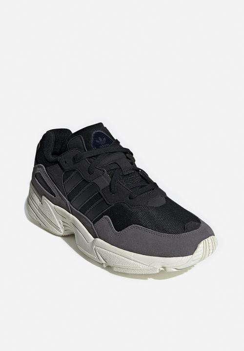 adidas Originals - YUNG-96 - core black/core black/off white