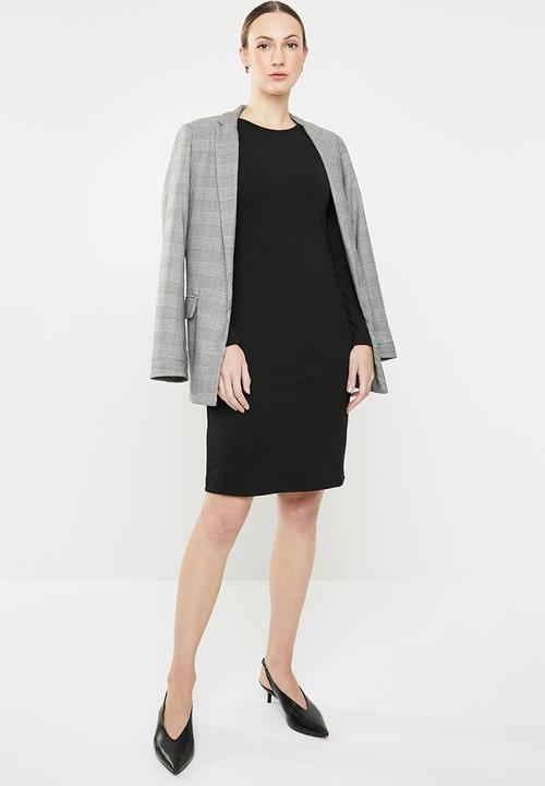 edit - Pleated shift dress - black