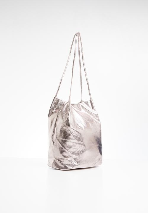 STYLE REPUBLIC - Metallic bucket bag -  rose gold