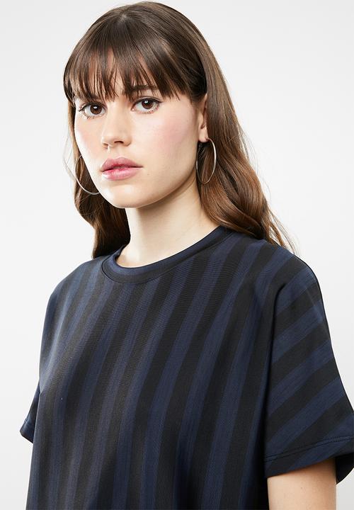 Jacqueline de Yong - Minna short sleeve top - navy & black