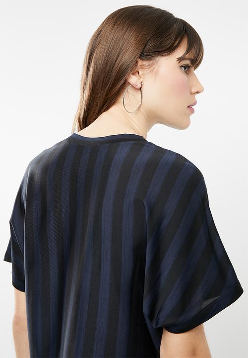 Jacqueline de Yong - Minna short sleeve top - navy & black