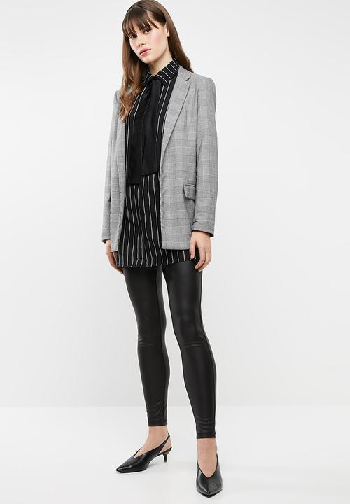 STYLE REPUBLIC - Contrast detail shirt - black