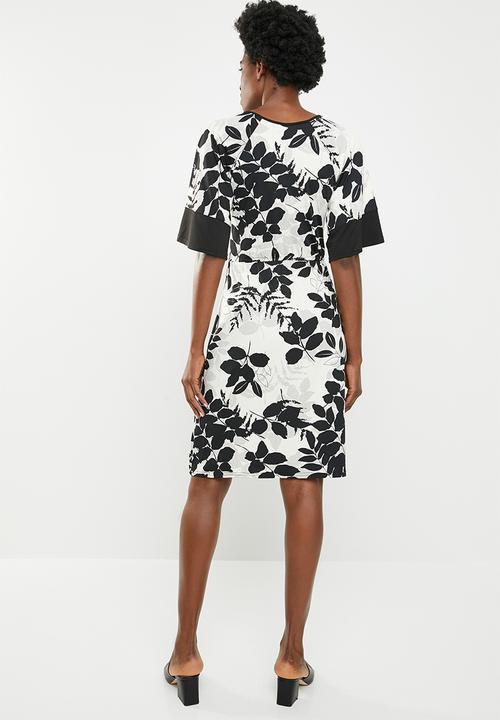 edit - Wide sleeve Dress - black and white
