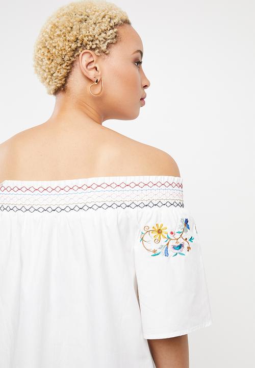 STYLE REPUBLIC - Boho embroidered bardot dress - white