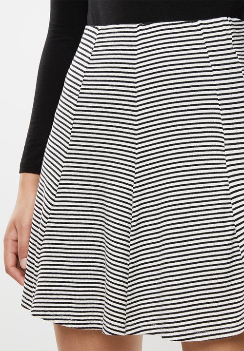 c(inch) - Fit and flare mini skirt - white & black