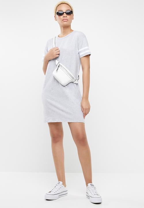 Supré  - The tee dress - white & grey