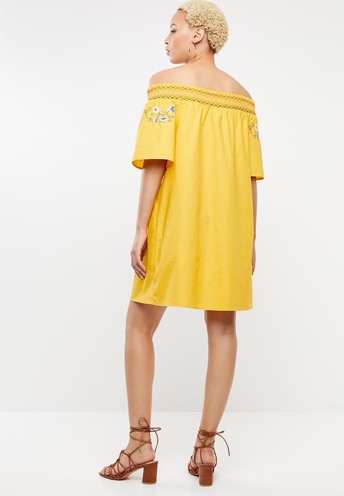 STYLE REPUBLIC - Boho embroidered bardot dress - yellow