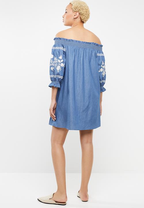 STYLE REPUBLIC - Embroidered denim bardot dress - blue