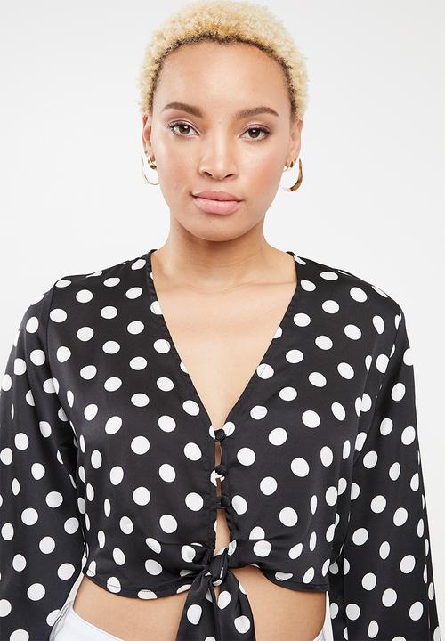 STYLE REPUBLIC - Front button crop top - black