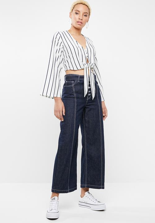 STYLE REPUBLIC - Front button crop top - white & navy