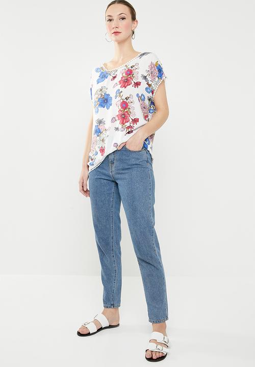 Revenge - Short sleeve floral top with pom pom detail - multi 