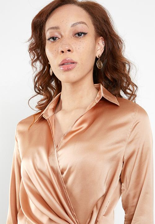 Missguided - Tie side satin blouse - beige