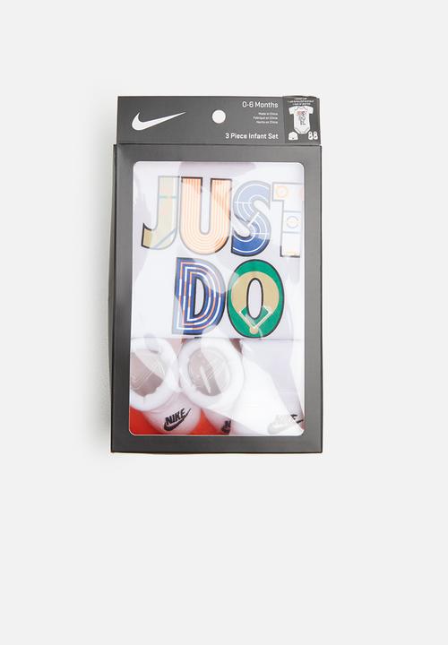 Nike - 3 Piece infant set - white