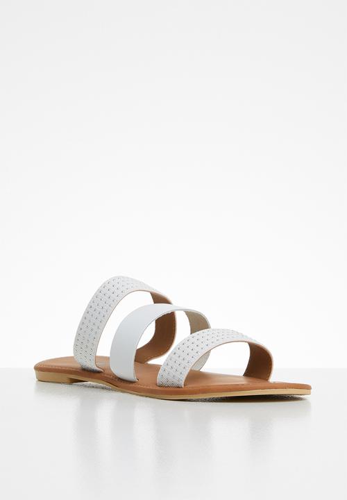 edit - Leather studded sandals - white