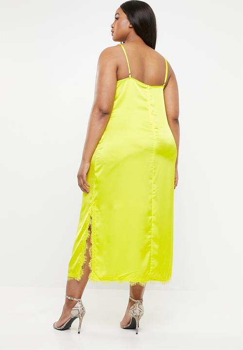 Missguided - Curve satin lace side split midaxi dress - green