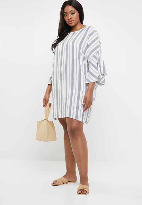 STYLE REPUBLIC PLUS - Volume sleeve tunic dress - white & grey 