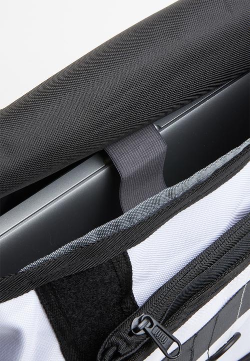 Superbalist - Contrast messenger bag - black & white