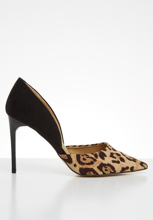 leopard and black heels