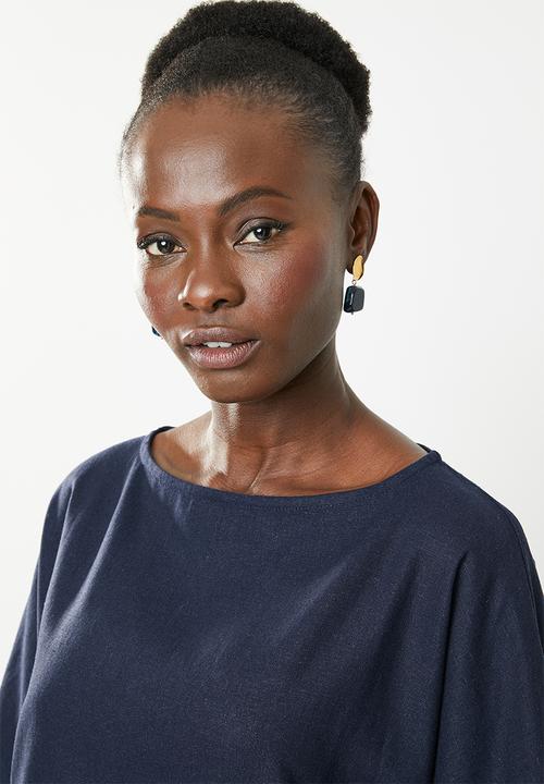 edit - Easy wearing linen blend top - navy