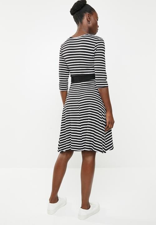 edit - 3/4 sleeve fit and flare dress - black & white