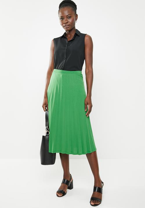 edit - Sleeveless button down blouse - black
