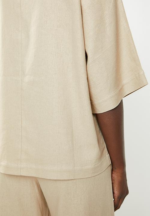 edit - Easy wearing linen blend top - neutral