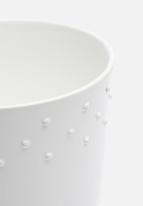 Urchin Art - Sierra outdoor planter - white