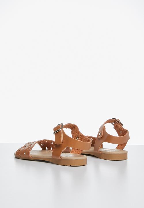 Pop Candy - Buckle detail sandal - tan
