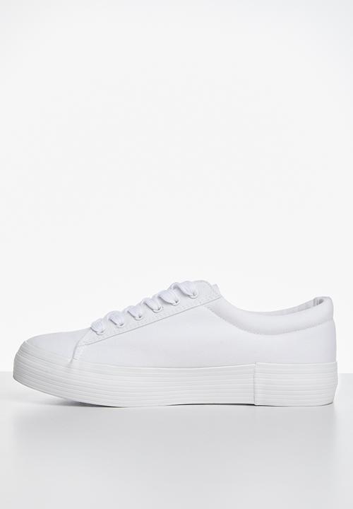 New Look - Lace up flatform sneakers - white