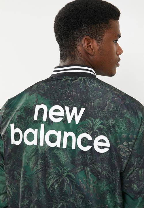 New Balance  - Essentials dark jungle stadium jacket - black & green