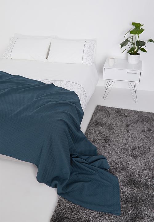 Hertex Haus - Fleur bed quilt - iris