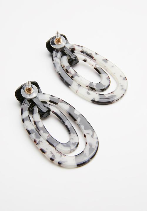 Superbalist - Double hoop resin earrings - black & white 
