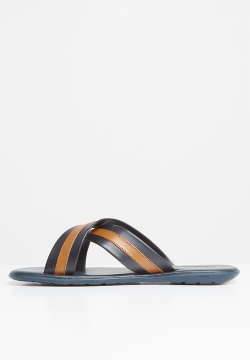Pringle of Scotland - Cole sandal - black & tan