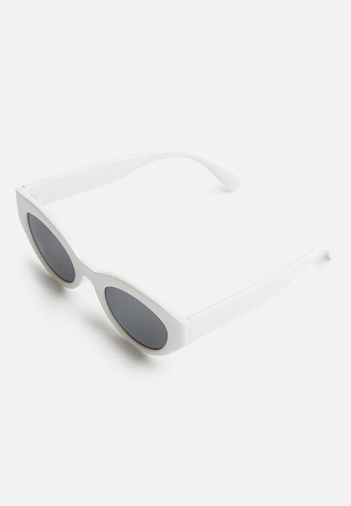 Superbalist - Feral sunglasses - white
